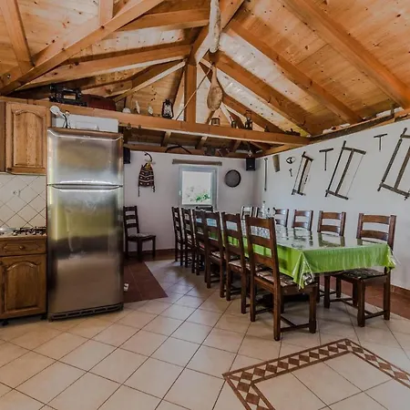Villa Ana With Pool, Large Garden, Near Zadar