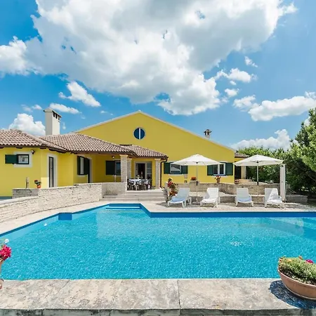 Ana With Pool, Large Garden, Near Villa *