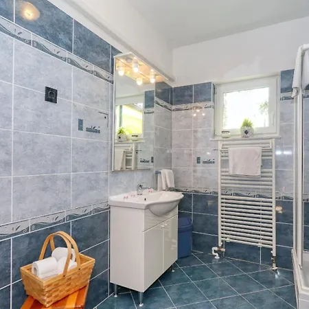 Villa Ana With Pool, Large Garden, Near